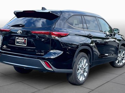 Used 2020 Toyota Highlander Limited FWD image 12
