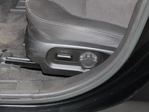 Used 2017 Ford Taurus SEL AWD/4WD image 18