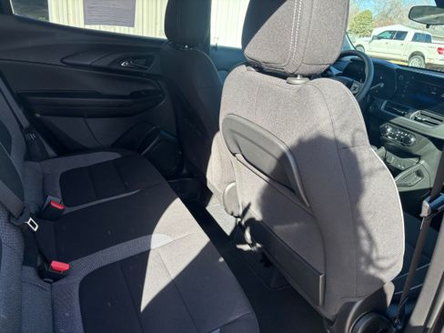 Used 2025 Chevrolet TrailBlazer LS w/ LS Convenience Package FWD image 11