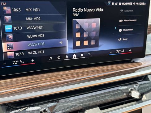 New 2026 BMW X5 xDrive40i w/ M Sport Package AWD/4WD image 3