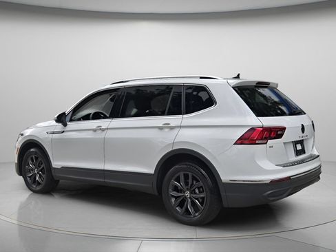 Used 2024 Volkswagen Tiguan SE FWD image 8
