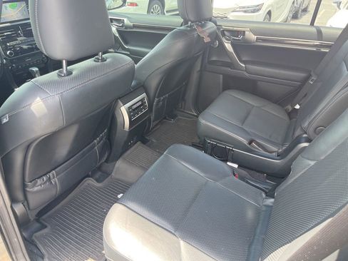 Used 2023 Lexus GX 460 Luxury w/ Sport Design Package AWD/4WD image 3