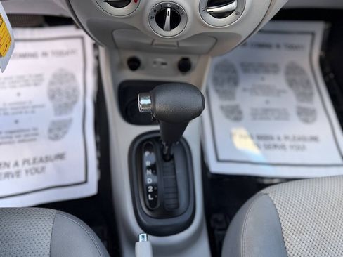 Used 2011 Hyundai Accent GLS FWD image 10