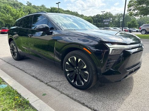 Used 2024 Chevrolet Blazer EV RS AWD/4WD image 3