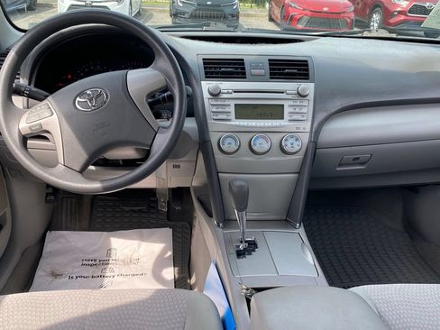 Used 2010 Toyota Camry FWD image 9
