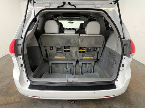 Used 2014 Toyota Sienna XLE w/ Entertainment Package AWD/4WD image 29