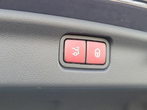 Used 2023 Mercedes-Benz C 300 4MATIC Sedan w/ Exclusive Trim Package image 13