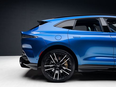 Used 2023 Aston Martin DBX 707 image 38