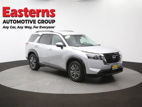 Used 2025 Nissan Pathfinder SV FWD image 53