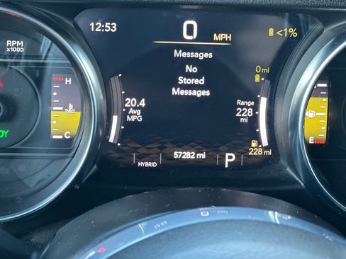 Used 2022 Jeep Wrangler Unlimited Sahara w/ Cold Weather Group AWD/4WD image 30
