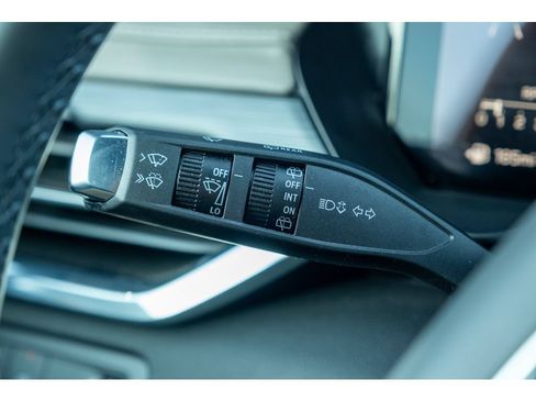 Used 2026 GMC Acadia Elevation w/ Elevation Premium Package FWD image 20
