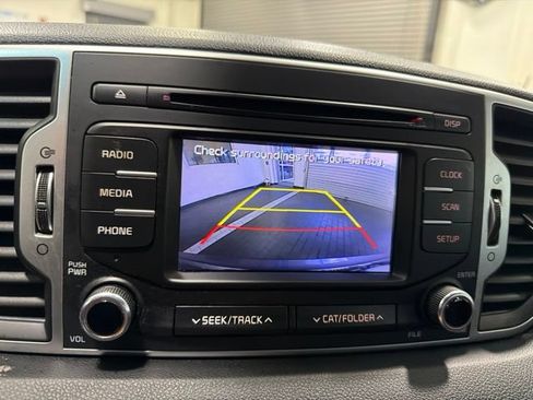 Used 2019 Kia Sportage LX FWD image 19