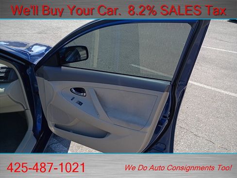 Used 2011 Toyota Camry LE FWD image 18