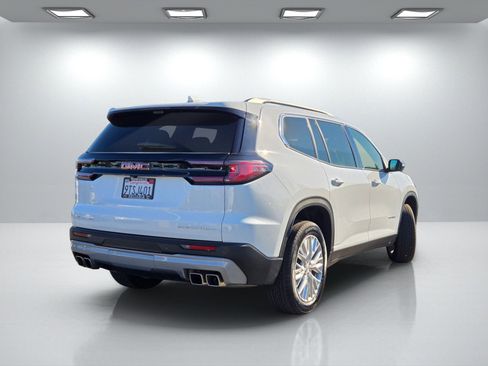 Used 2026 GMC Acadia Elevation w/ Elevation Premium Package image 4