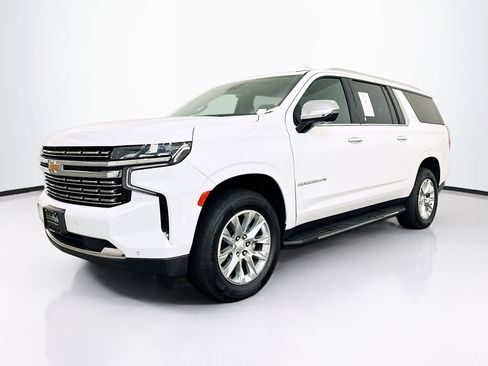 Used 2024 Chevrolet Suburban Premier image 3