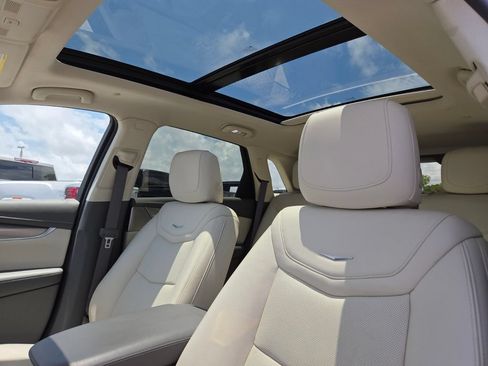 Used 2023 Cadillac XT5 Premium Luxury w/ Technology Package AWD/4WD image 27