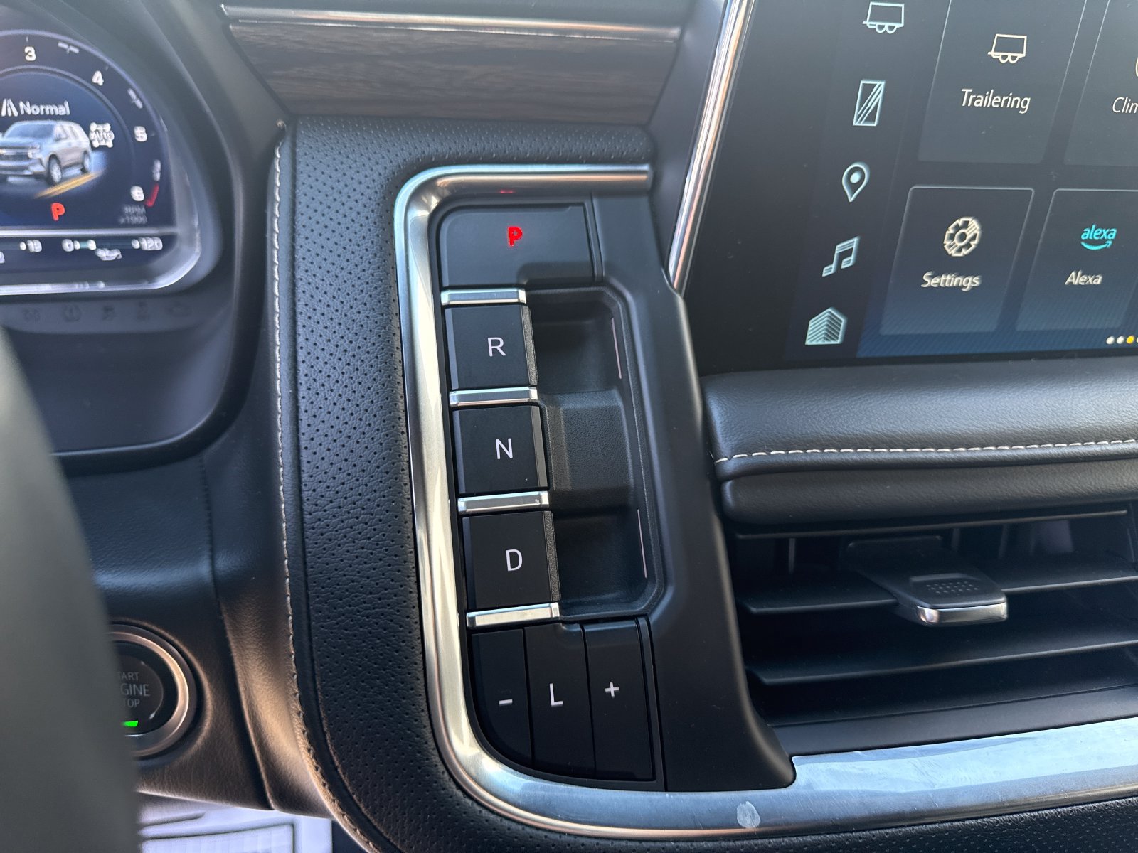 Used 2024 Chevrolet Tahoe Premier w/ Max Trailering Package AWD/4WD image 24