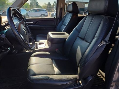 Used 2009 Chevrolet Avalanche LT w/ Luxury Package AWD/4WD image 10