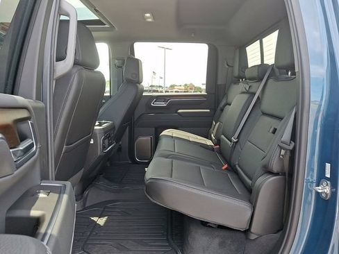 New 2026 GMC Sierra 2500 Denali w/ Denali Reserve Package AWD/4WD image 6