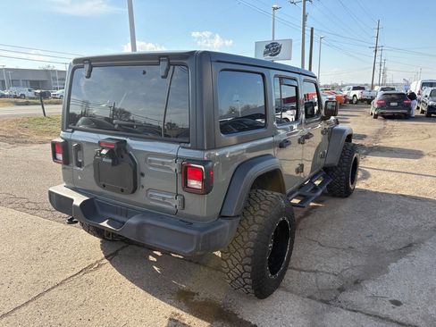 Used 2018 Jeep Wrangler Unlimited Sport AWD/4WD image 5