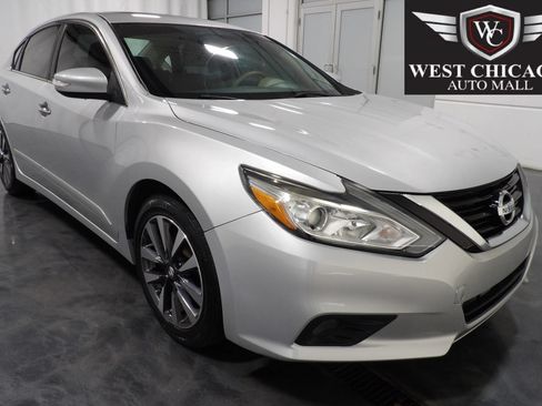 Used 2017 Nissan Altima 2.5 SL w/ Moonroof Package FWD image 1