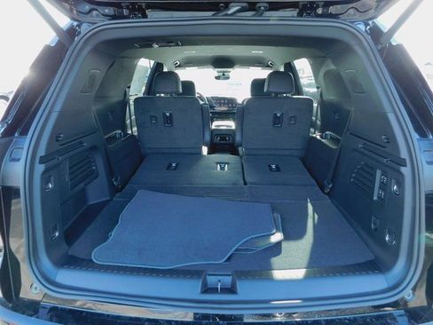 New 2026 Chevrolet Traverse RS w/ LPO, Illumination Package FWD image 33