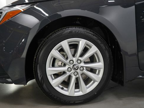 Used 2025 Toyota Corolla LE image 27