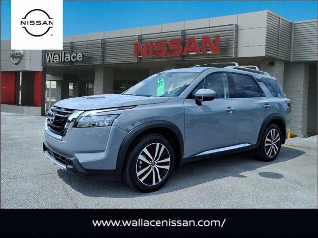 Certified 2025 Nissan Pathfinder Platinum w/ Cargo Package AWD/4WD image 1