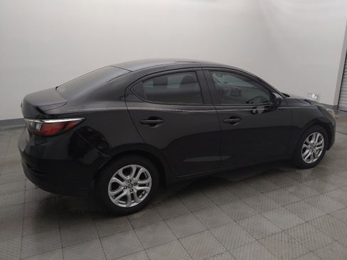 Used 2017 Toyota Yaris iA FWD image 10
