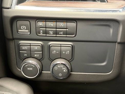 Certified 2025 Chevrolet Tahoe LT image 5