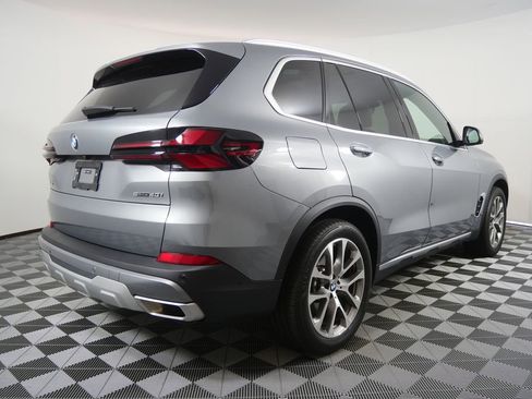 Certified 2026 BMW X5 sDrive40i RWD image 3