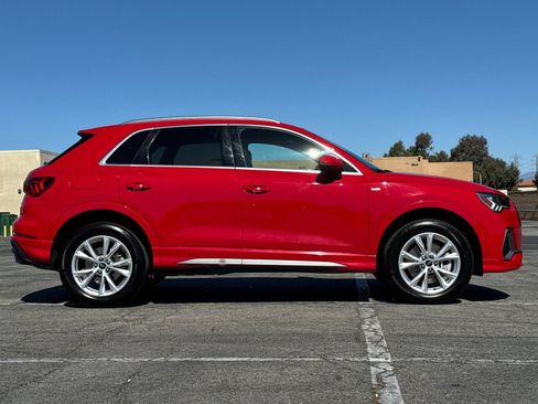 Certified 2025 Audi Q3 2.0T Premium AWD/4WD image 3
