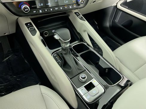 Certified 2025 Kia Telluride S FWD image 23