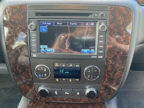 Used 2009 GMC Yukon XL Denali AWD/4WD image 23
