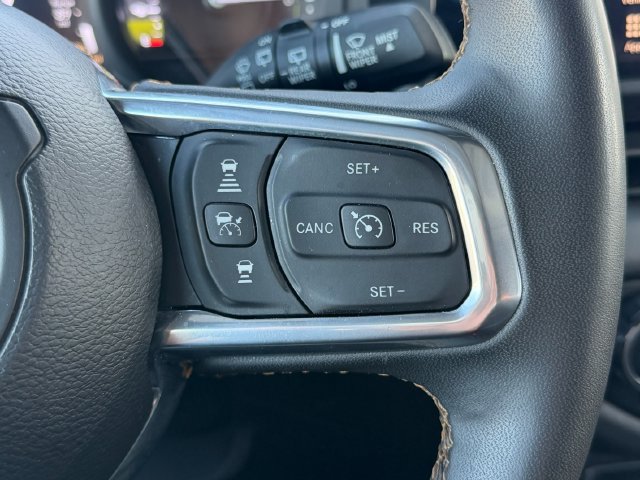 Used 2024 Jeep Wrangler Unlimited Sahara AWD/4WD image 18