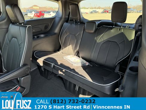 New 2026 Chrysler Pacifica Limited w/ S Appearance Package image 12