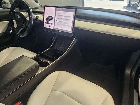 Used 2018 Tesla Model 3 Performance image 5