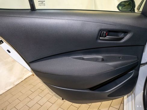 Used 2025 Toyota Corolla LE image 9