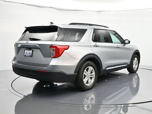 Certified 2022 Ford Explorer XLT image 5