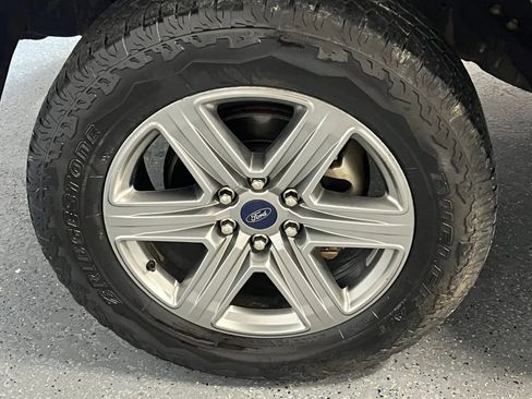 Used 2019 Ford F150 XLT w/ Equipment Group 302A Luxury AWD/4WD image 12