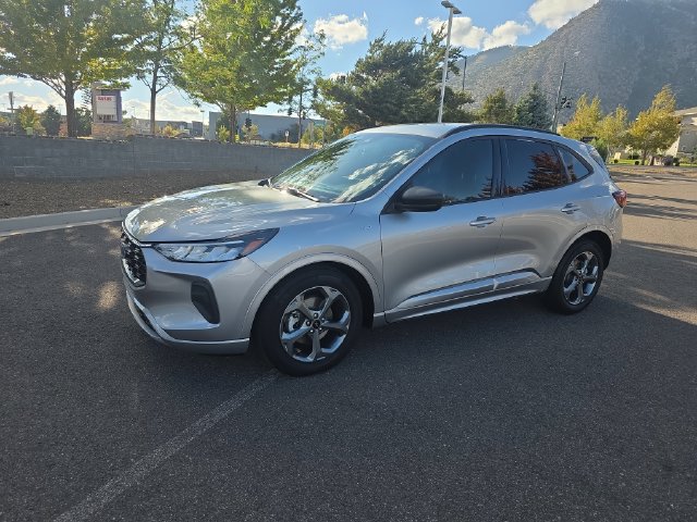 Used 2023 Ford Escape ST-Line w/ Tech Pack #1 FWD image 7