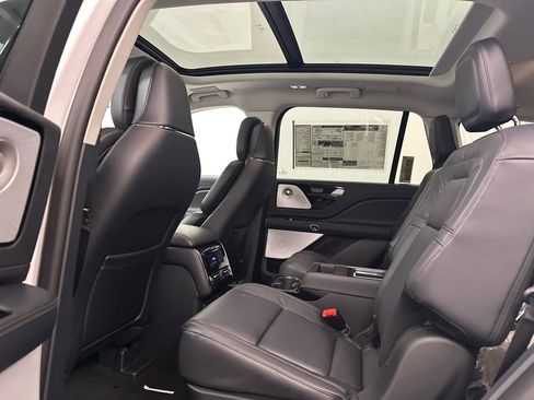 New 2026 Lincoln Aviator Reserve AWD/4WD image 19