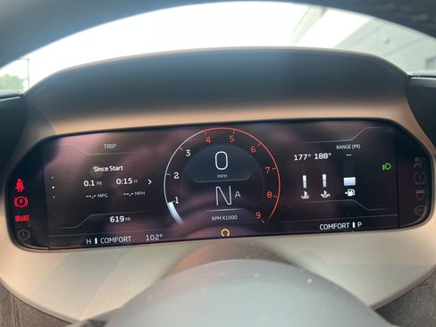 Used 2026 McLaren 750S Spider RWD image 19