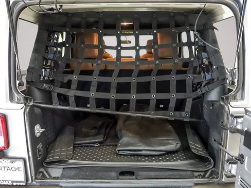 Used 2017 Jeep Wrangler Unlimited Sahara AWD/4WD image 19