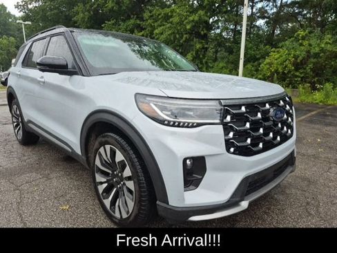Used 2026 Ford Explorer Platinum w/ LUX Leather Package AWD/4WD image 8