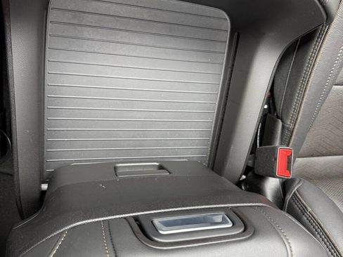 Used 2024 Chevrolet Suburban High Country image 27