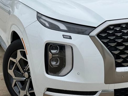 Used 2022 Hyundai Palisade Calligraphy FWD image 3