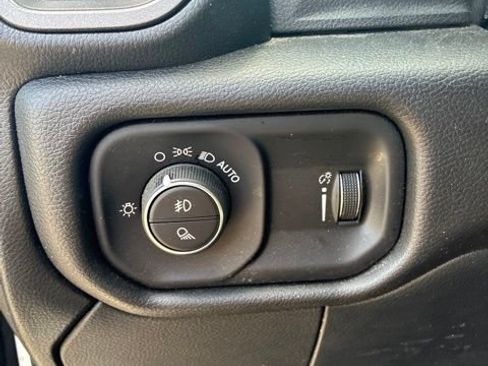 Used 2024 RAM 2500 Tradesman w/ Chrome Appearance Group AWD/4WD image 7