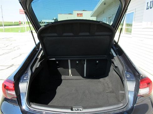 Used 2018 Buick Regal Essence w/ Driver Confidence Package #1 FWD image 10
