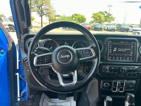 Used 2022 Jeep Wrangler Unlimited Sahara w/ Safety Group AWD/4WD image 9